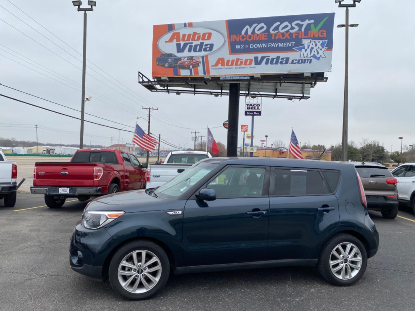 2018 BLUE Kia Soul + (KNDJP3A53J7) with an 2.0L L4 DOHC 16V engine, 6A transmission, located at 420 I-35E, Lancaster, TX, 75146, (469) 297-4144, 32.593929, -96.823685 - Photo#0